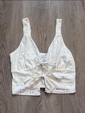 Livi by Olivia Rae White Eyelet Tie-Front Crop Top Size Small